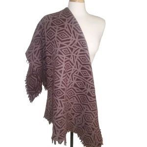 Aritzia Wilfred 100% Wool Large Fringed Geometric Blanket Scarf Reversible